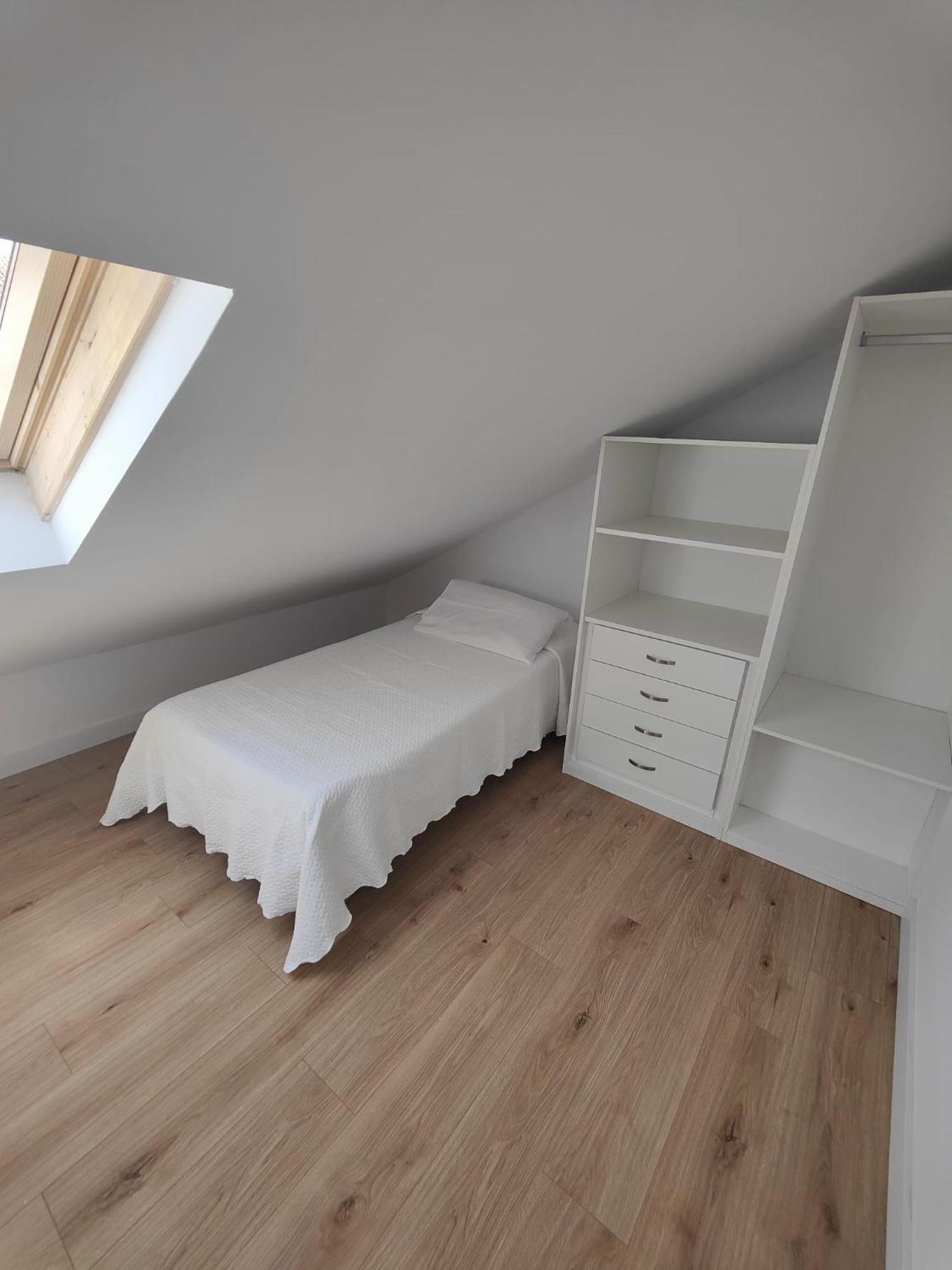 Chalet Con Wifi , Ps4 , Garaje, 5 Dormitorios, 3 Banos, Santiago De Compostela Exteriér fotografie